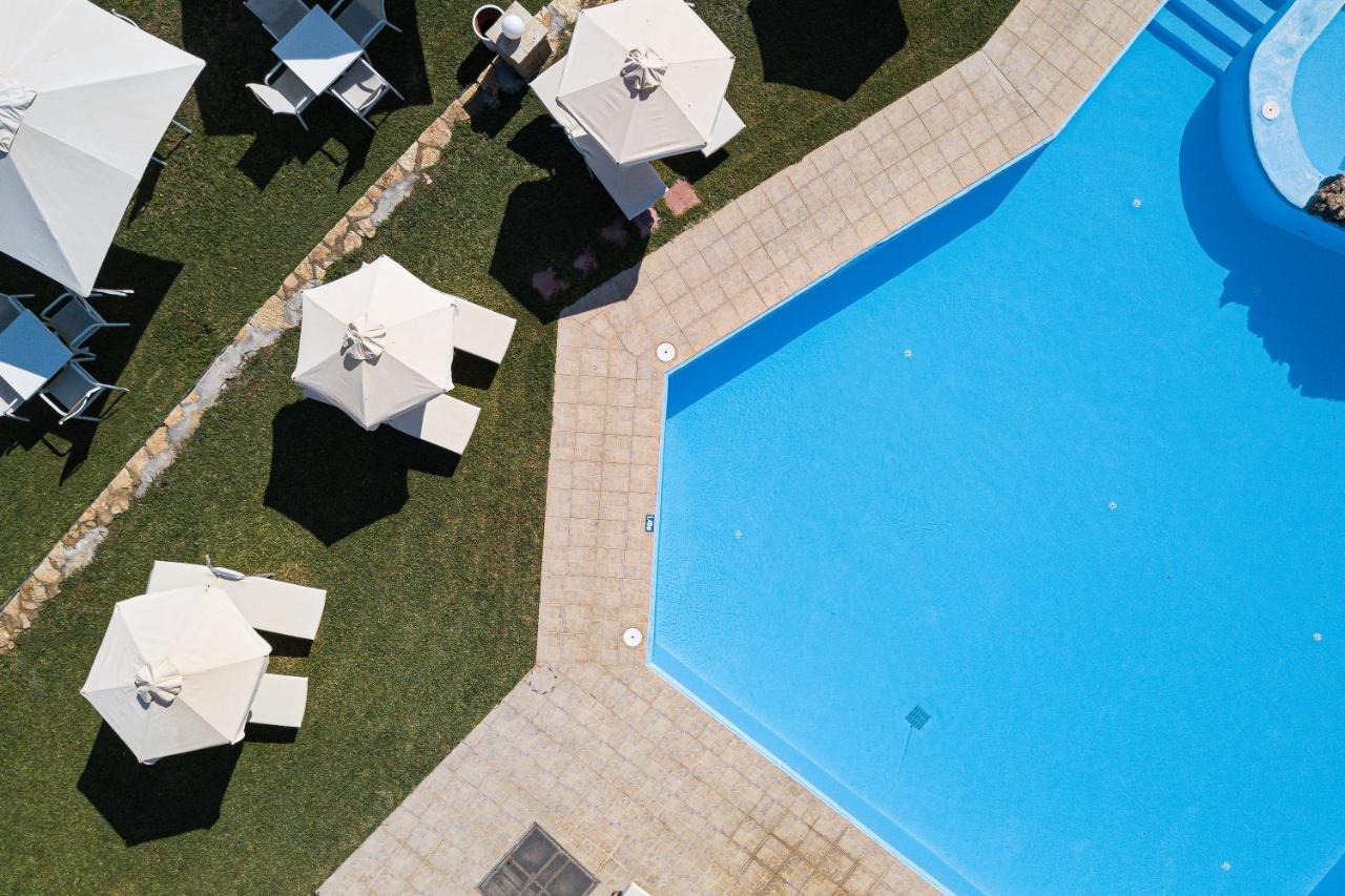 Corali Hotel 3*